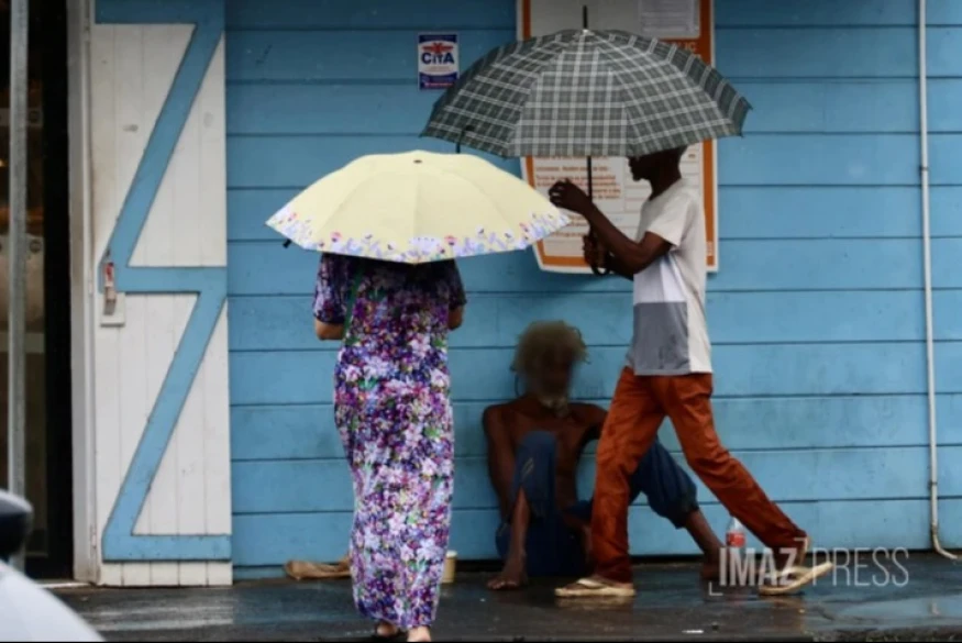 Le nord et l'ouest de l'île en vigilance fortes pluies et orages à compter de 11 heures