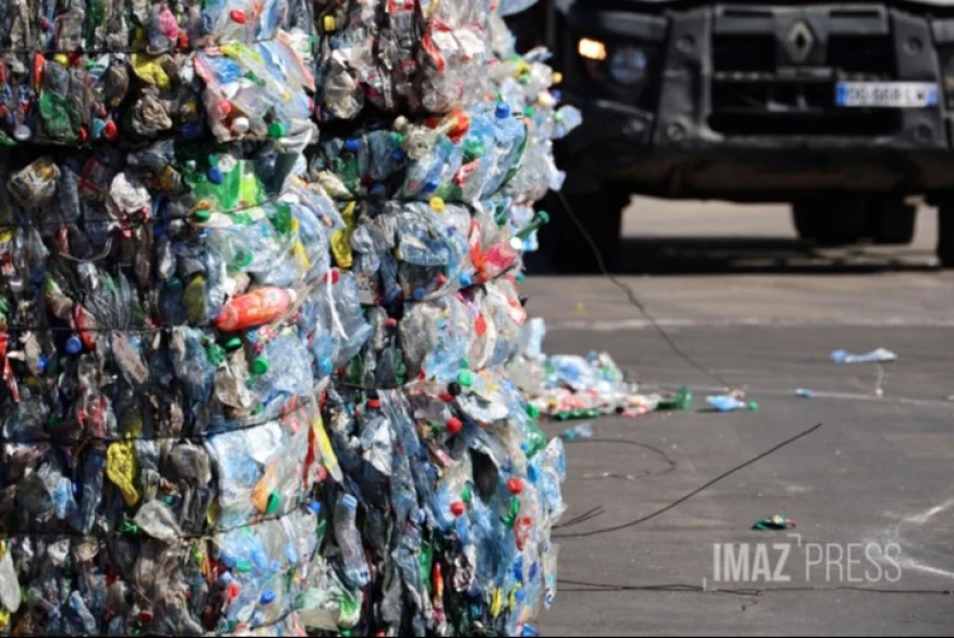 "Boutey na 7 vies" : une campagne pour inciter les réunionnais à trier leurs bouteilles plastiques